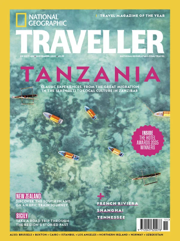 تصویر جلد مجله National Geographic Traveler October 2025